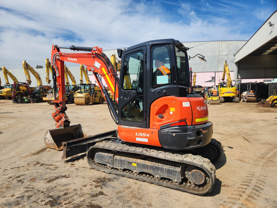 2021 KUBOTA U55-4 WITH A/C CAB, TILT HITCH, ANGLE BLADE, CIVIL SPEC AND 1200HRS