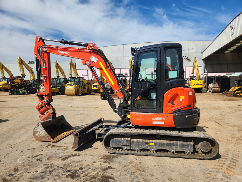 2021 KUBOTA U55-4 WITH A/C CAB, TILT HITCH, ANGLE BLADE, CIVIL SPEC AND 1200HRS