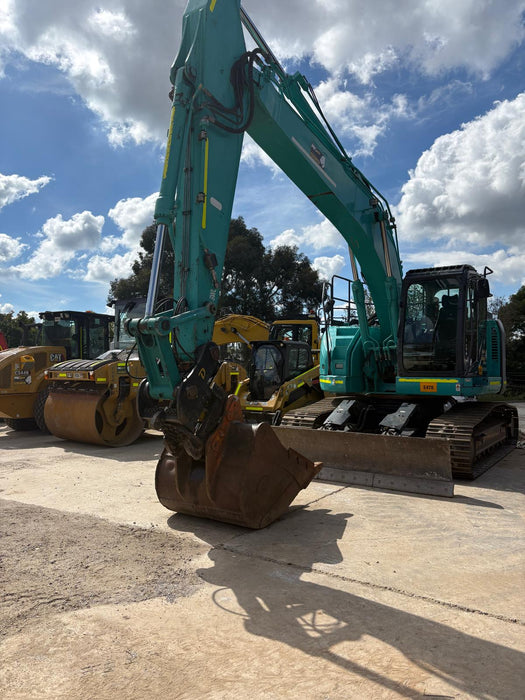 2020 KOBELCO SK235SR-2 25T EXCAVATOR (E478) WITH TILT HITCH, 5400 HOURS