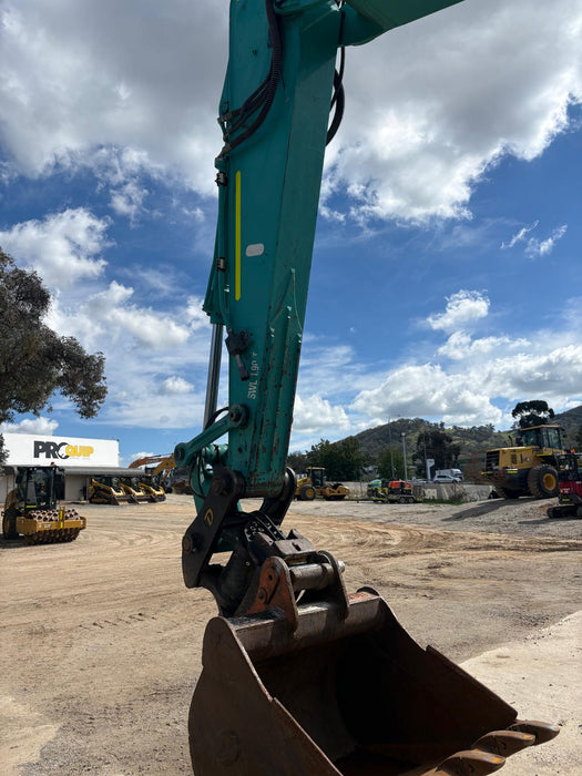 2020 KOBELCO SK235SR-2 25T EXCAVATOR (E478) WITH TILT HITCH, 5400 HOURS