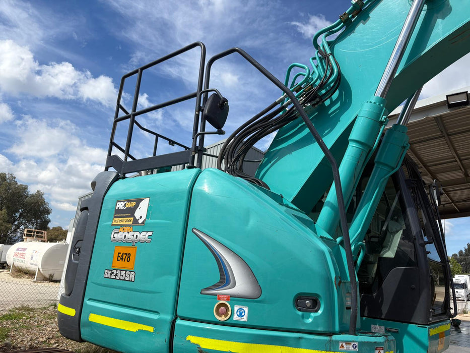 2020 KOBELCO SK235SR-2 25T EXCAVATOR (E478) WITH TILT HITCH, 5400 HOURS
