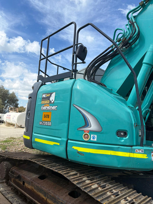 2020 KOBELCO SK235SR-2 25T EXCAVATOR (E478) WITH TILT HITCH, 5400 HOURS