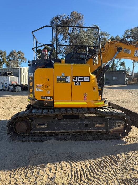 2018 JCB JZ140LC 15T EXCAVATOR WITH TILT HITCH, BUCKETS AND 3750 HRS (E268)