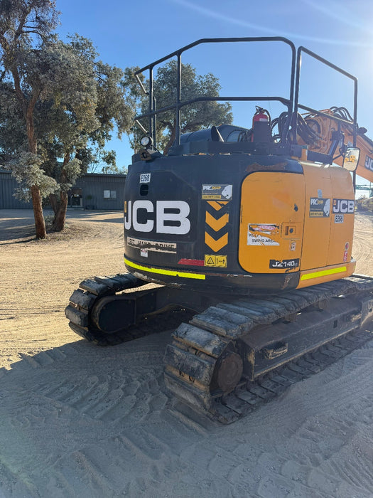 2018 JCB JZ140LC 15T EXCAVATOR WITH TILT HITCH, BUCKETS AND 3750 HRS (E268)