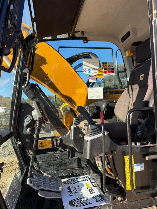 2018 JCB JZ140LC 15T EXCAVATOR WITH TILT HITCH, BUCKETS AND 3750 HRS (E268)