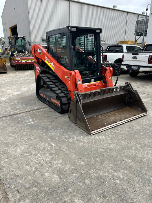 2023 KUBOTA SVL75-2 TRACK LOADER (T611) WITH HI-FLOW, WIDE TRACKS AND 1140 HRS