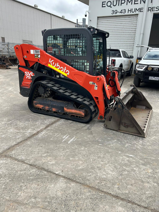2023 KUBOTA SVL75-2 TRACK LOADER (T611) WITH HI-FLOW, WIDE TRACKS AND 1140 HRS