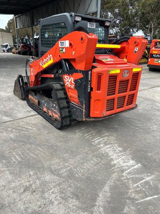 2023 KUBOTA SVL75-2 TRACK LOADER (T611) WITH HI-FLOW, WIDE TRACKS AND 1140 HRS