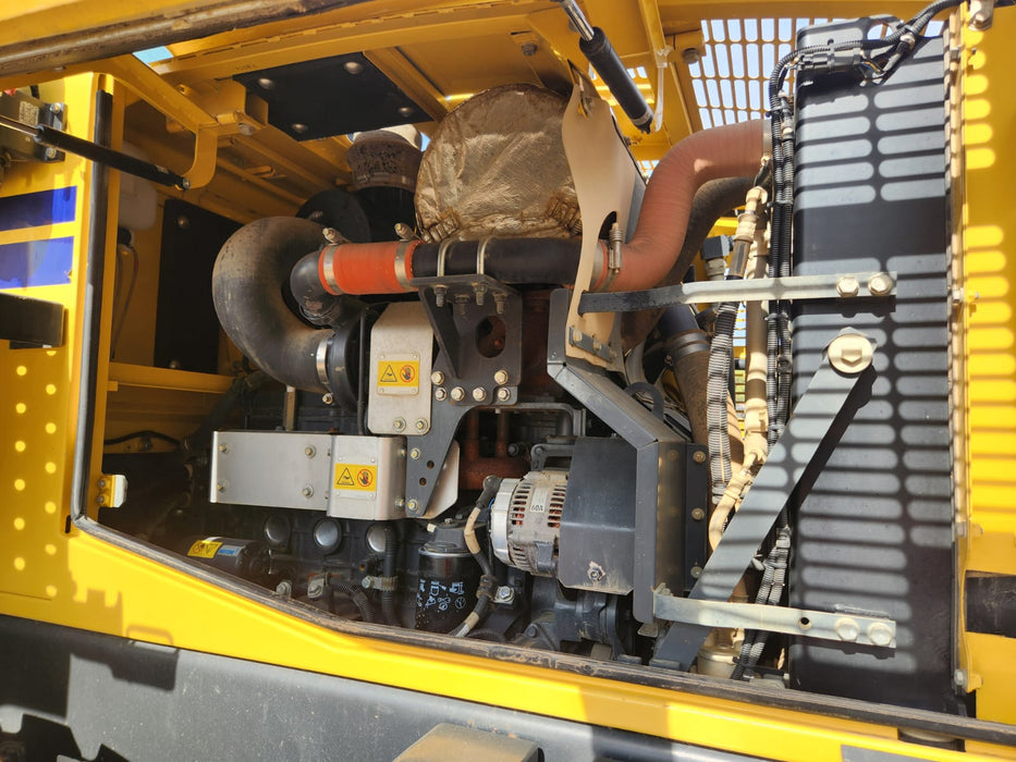 2019 KOMATSU WA250PZ-6 ARTIC WHEEL LOADER WITH HITCH, FORKS, 7395 HOURS