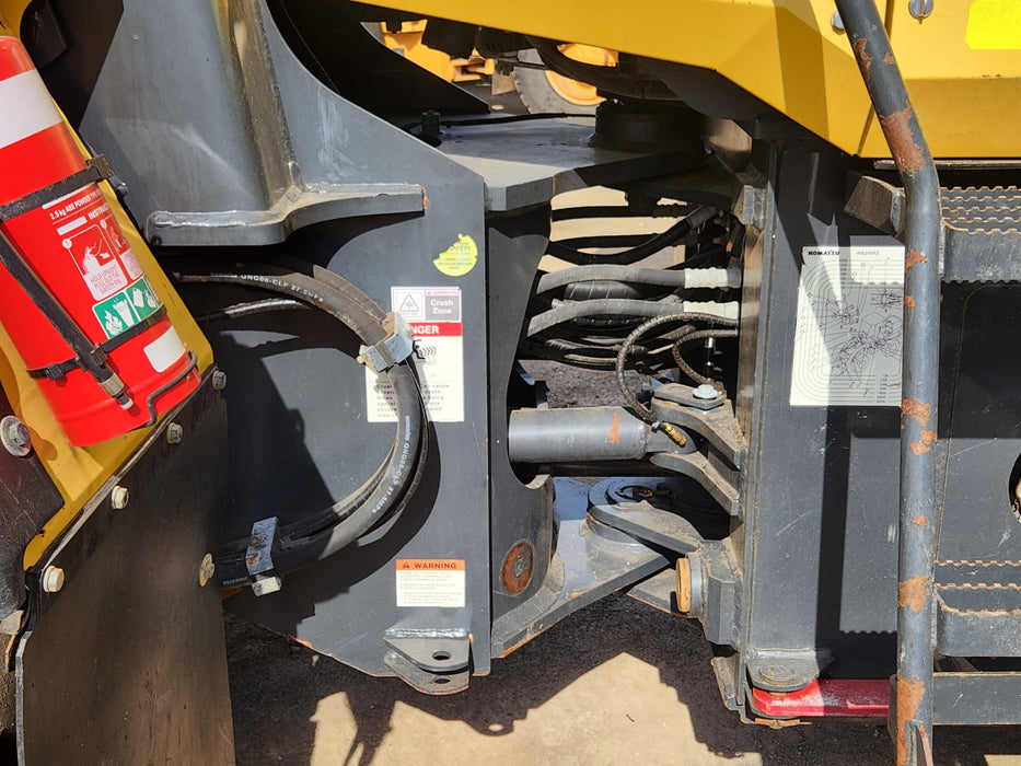 2019 KOMATSU WA250PZ-6 ARTIC WHEEL LOADER WITH HITCH, FORKS, 7395 HOURS