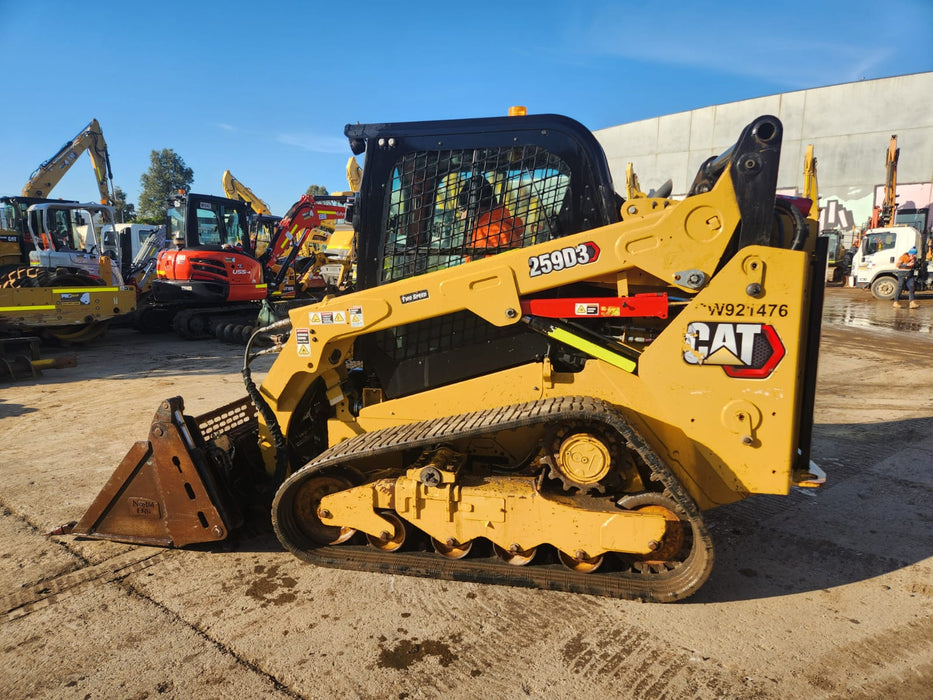 2022 CAT 259D3 TRACK LOADER (T558) WITH 4 IN 1 BUCKET AND 1320 HOURS