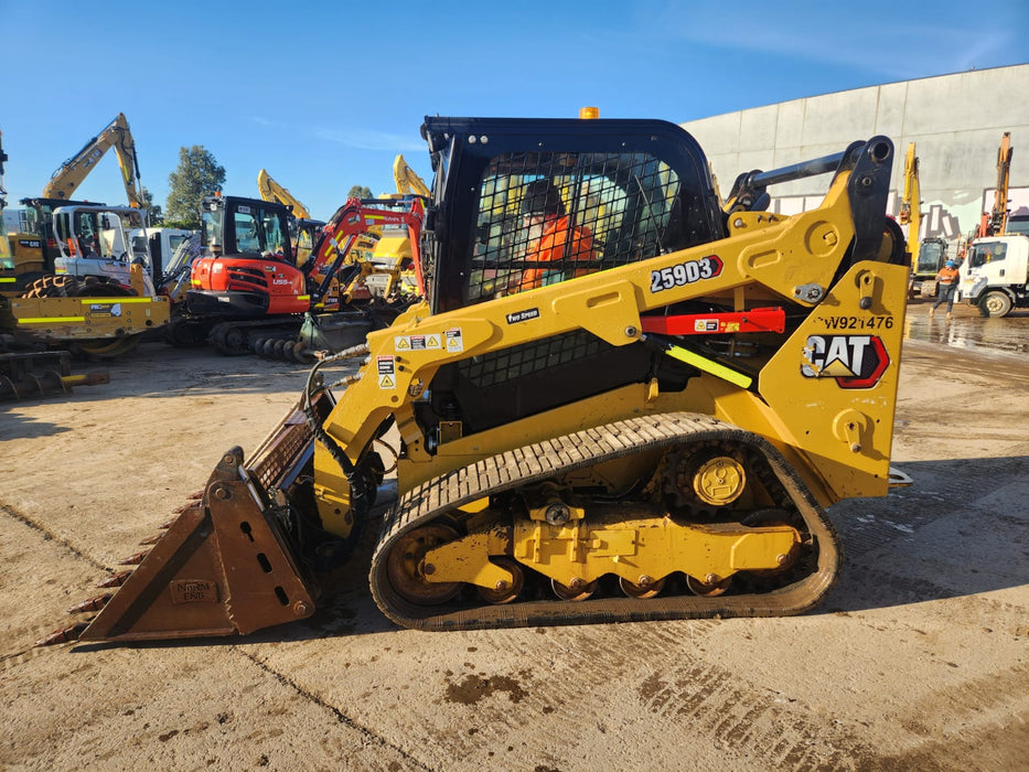 2022 CAT 259D3 TRACK LOADER (T558) WITH 4 IN 1 BUCKET AND 1320 HOURS