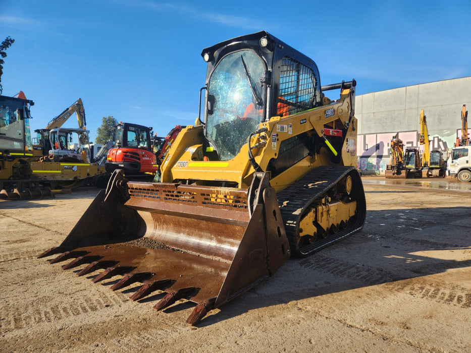 2022 CAT 259D3 TRACK LOADER (T558) WITH 4 IN 1 BUCKET AND 1320 HOURS