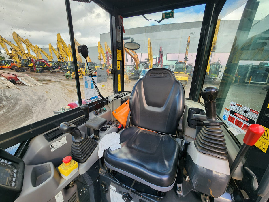 2021 KOMATSU PC35MR-5 EXCAVATOR (M880) WITH A/C CAB, 620 HOURS