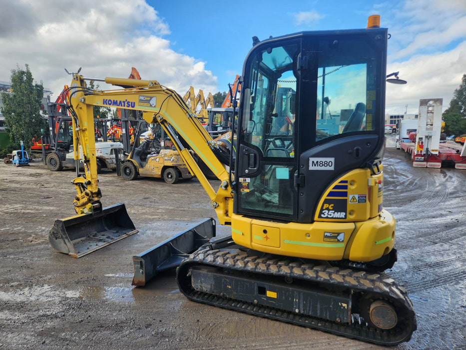 2021 KOMATSU PC35MR-5 EXCAVATOR (M880) WITH A/C CAB, 620 HOURS