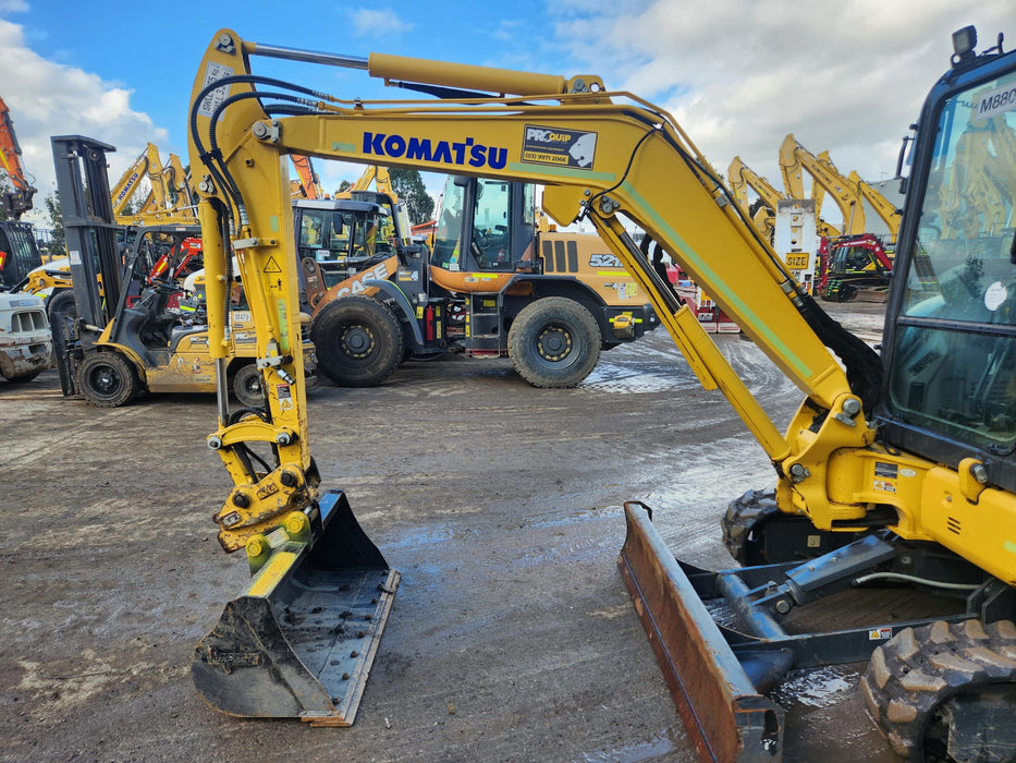 2021 KOMATSU PC35MR-5 EXCAVATOR (M880) WITH A/C CAB, 620 HOURS