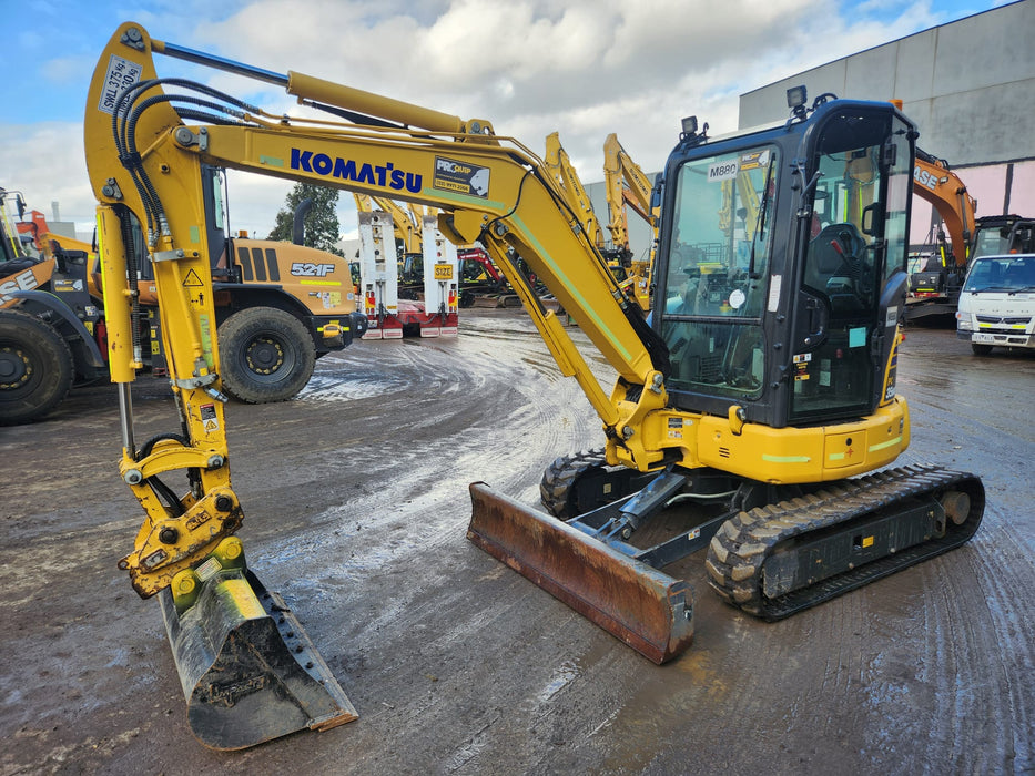 2021 KOMATSU PC35MR-5 EXCAVATOR (M880) WITH A/C CAB, 620 HOURS