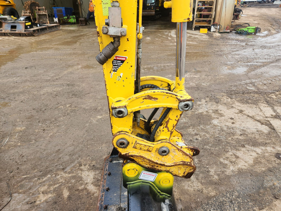 2021 KOMATSU PC30MR-5 3.2T EXCAVATOR (M891) WITH BUCKETS, 900 HOURS