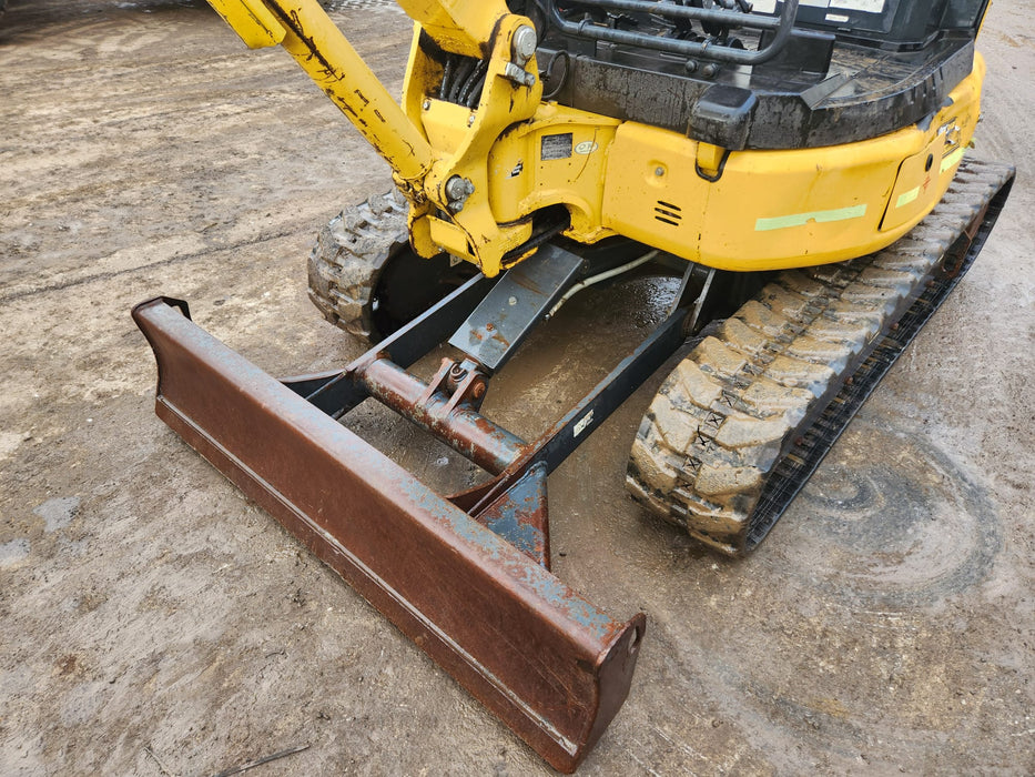 2021 KOMATSU PC30MR-5 3.2T EXCAVATOR (M891) WITH BUCKETS, 900 HOURS