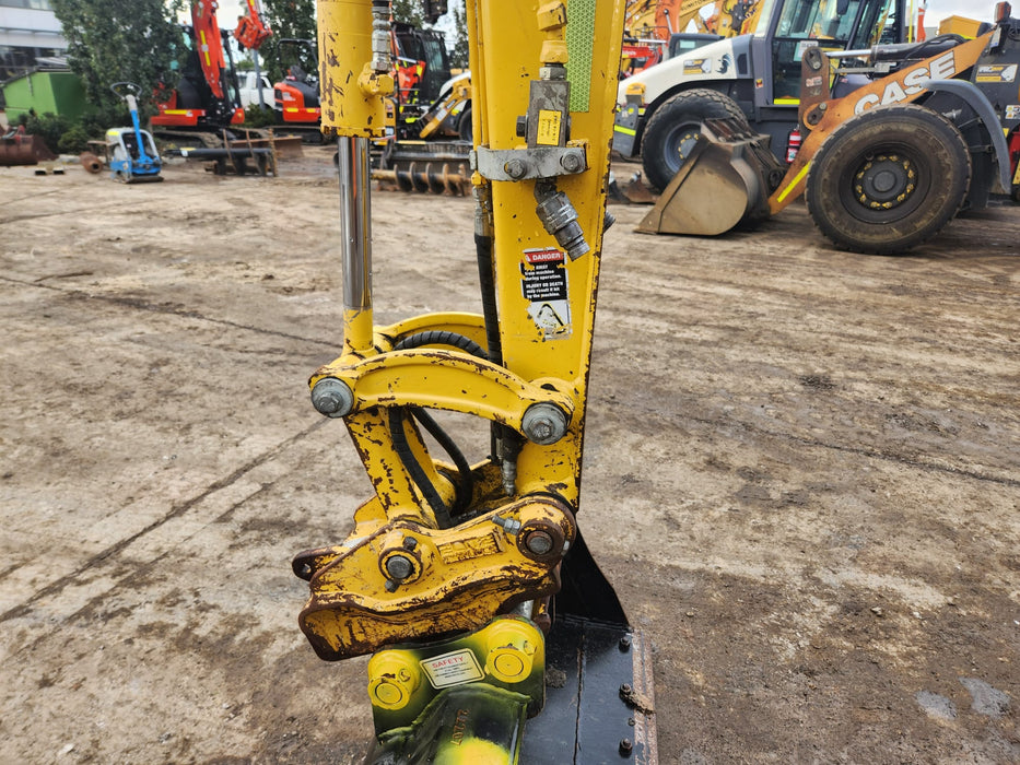 2021 KOMATSU PC30MR-5 3.2T EXCAVATOR (M891) WITH BUCKETS, 900 HOURS