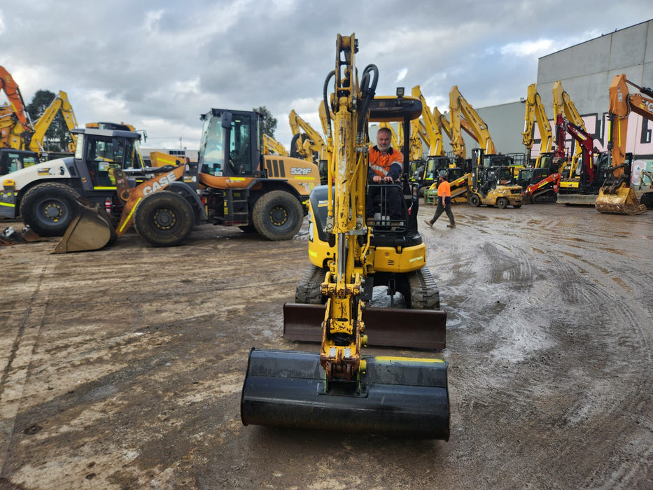 2021 KOMATSU PC30MR-5 3.2T EXCAVATOR (M891) WITH BUCKETS, 900 HOURS