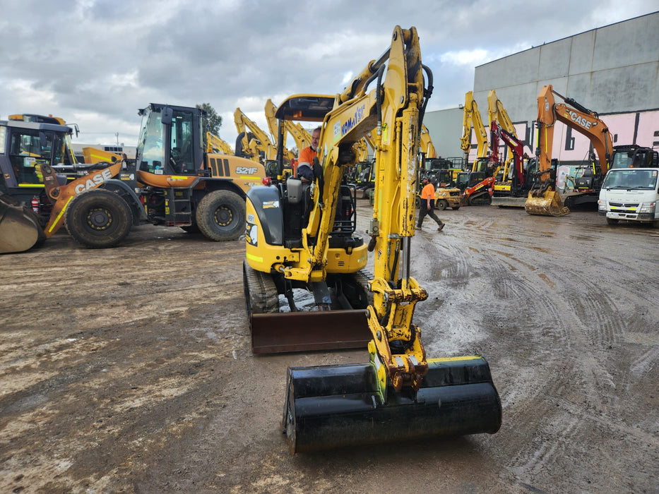 2021 KOMATSU PC30MR-5 3.2T EXCAVATOR (M891) WITH BUCKETS, 900 HOURS
