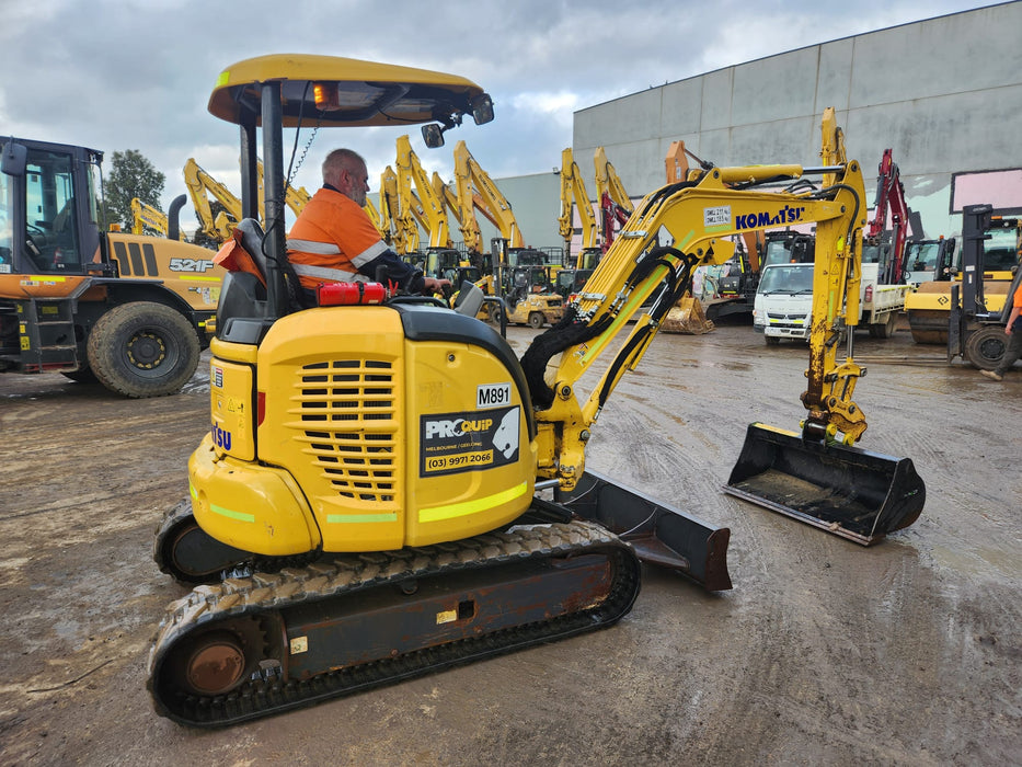 2021 KOMATSU PC30MR-5 3.2T EXCAVATOR (M891) WITH BUCKETS, 900 HOURS