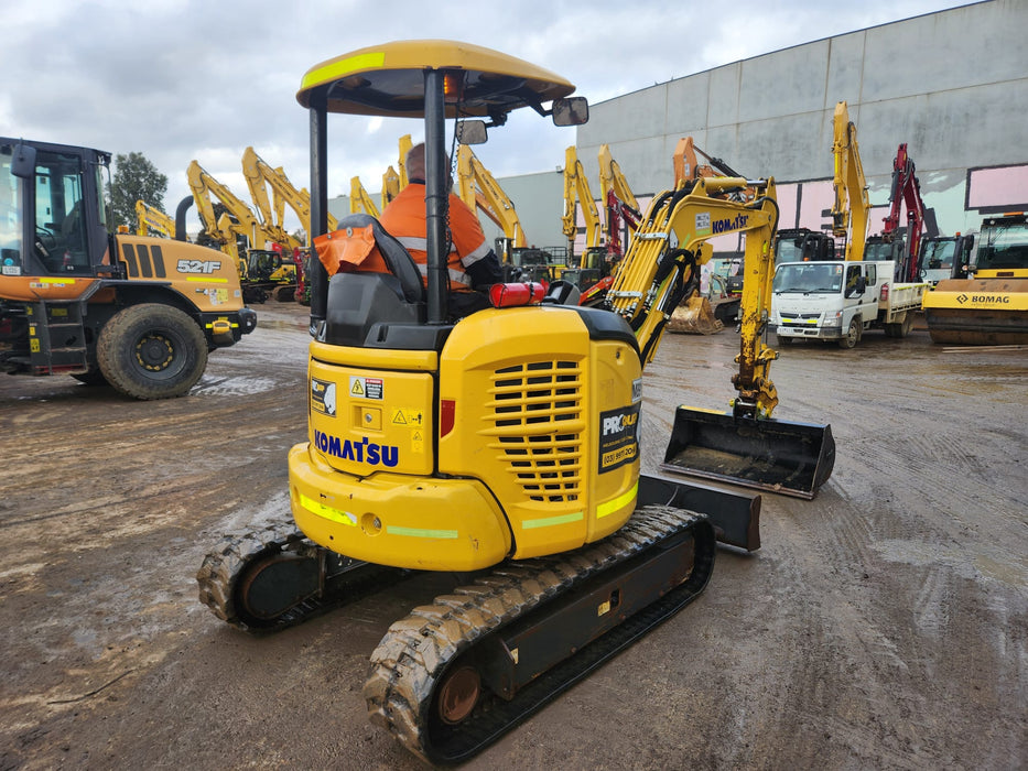 2021 KOMATSU PC30MR-5 3.2T EXCAVATOR (M891) WITH BUCKETS, 900 HOURS
