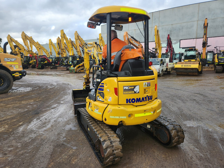 2021 KOMATSU PC30MR-5 3.2T EXCAVATOR (M891) WITH BUCKETS, 900 HOURS