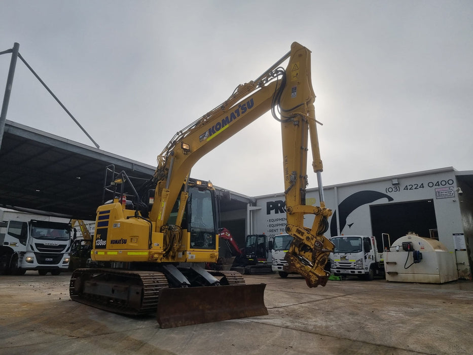 2021 KOMATSU PC138US-11 15T EXCAVATOR (E300) WITH TILT, BUCKETS AND 3652 HRS