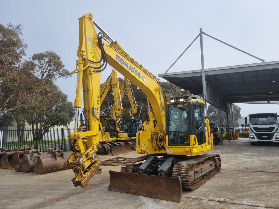 2021 KOMATSU PC138US-11 15T EXCAVATOR (E300) WITH TILT, BUCKETS AND 3652 HRS