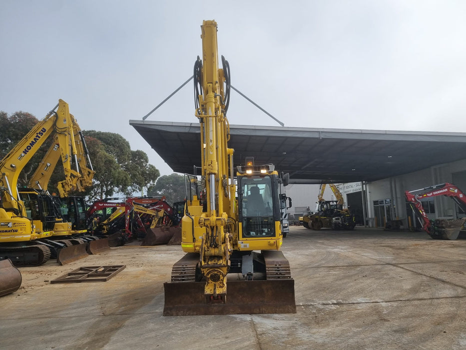 2021 KOMATSU PC138US-11 15T EXCAVATOR (E300) WITH TILT, BUCKETS AND 3652 HRS