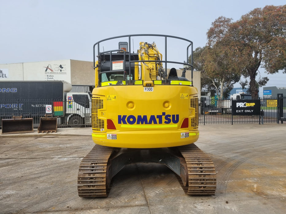 2021 KOMATSU PC138US-11 15T EXCAVATOR (E300) WITH TILT, BUCKETS AND 3652 HRS