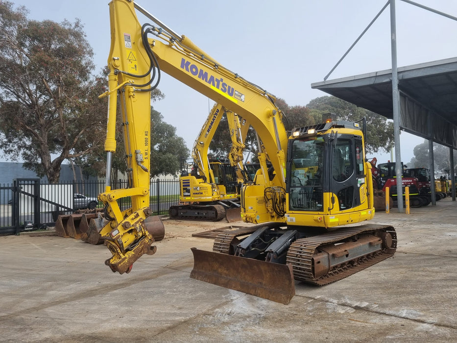 2021 KOMATSU PC138US-11 15T EXCAVATOR (E300) WITH TILT, BUCKETS AND 3652 HRS