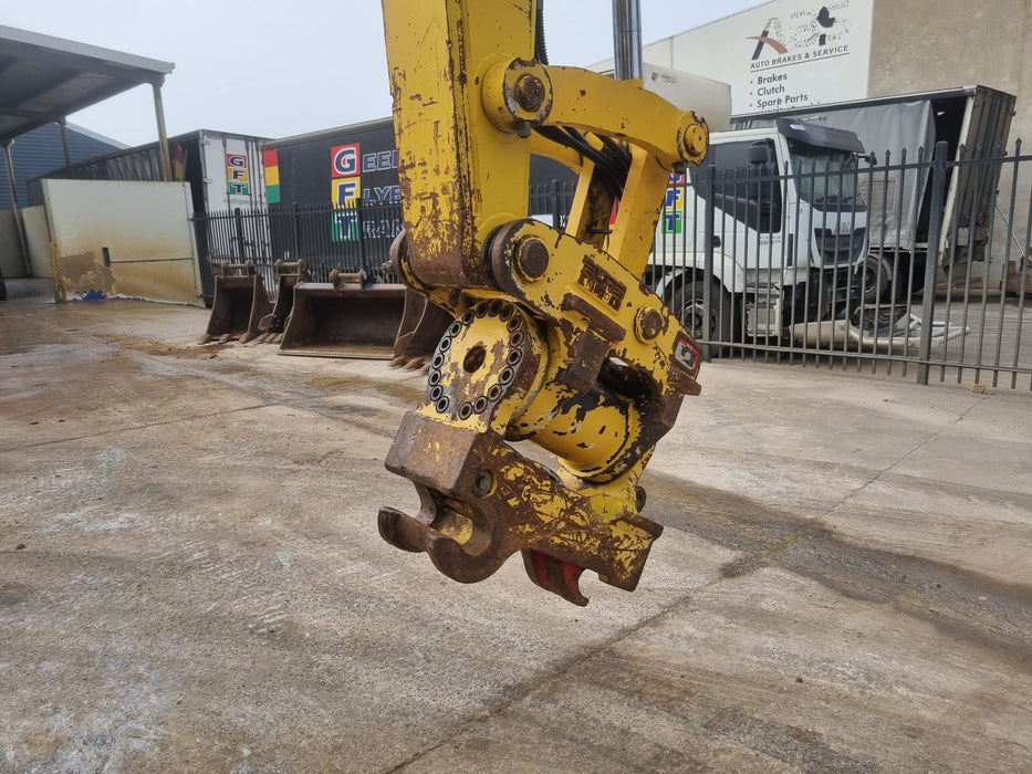 2021 KOMATSU PC138US-11 15T EXCAVATOR (E300) WITH TILT, BUCKETS AND 3652 HRS