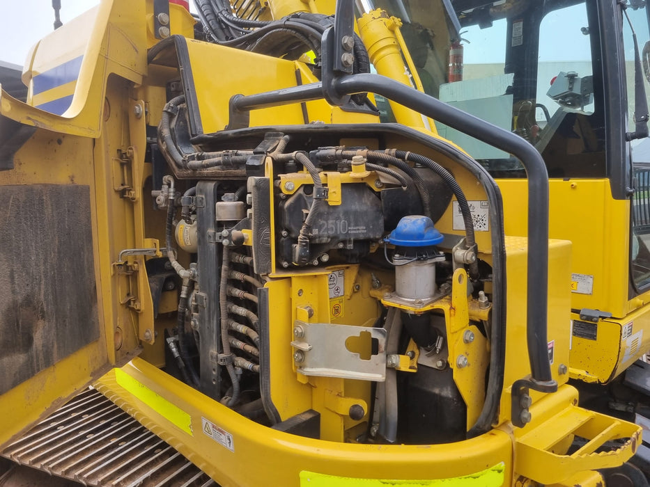 2021 KOMATSU PC138US-11 15T EXCAVATOR (E300) WITH TILT, BUCKETS AND 3652 HRS