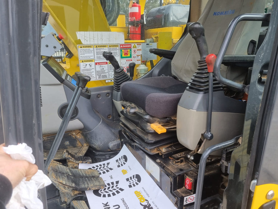 2021 KOMATSU PC138US-11 15T EXCAVATOR (E300) WITH TILT, BUCKETS AND 3652 HRS