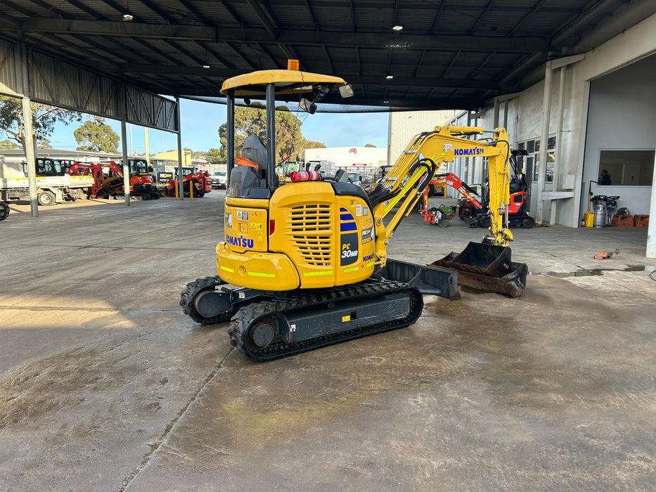 Komatsu PC30MR-5 hour meter