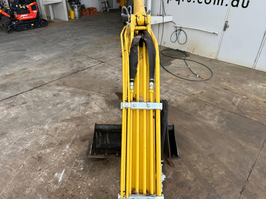 Komatsu PC30MR-5 rubber tracks
