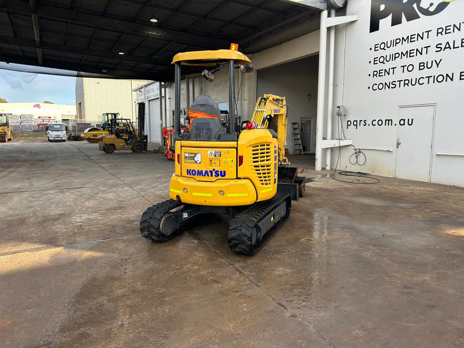Komatsu PC30MR rear view