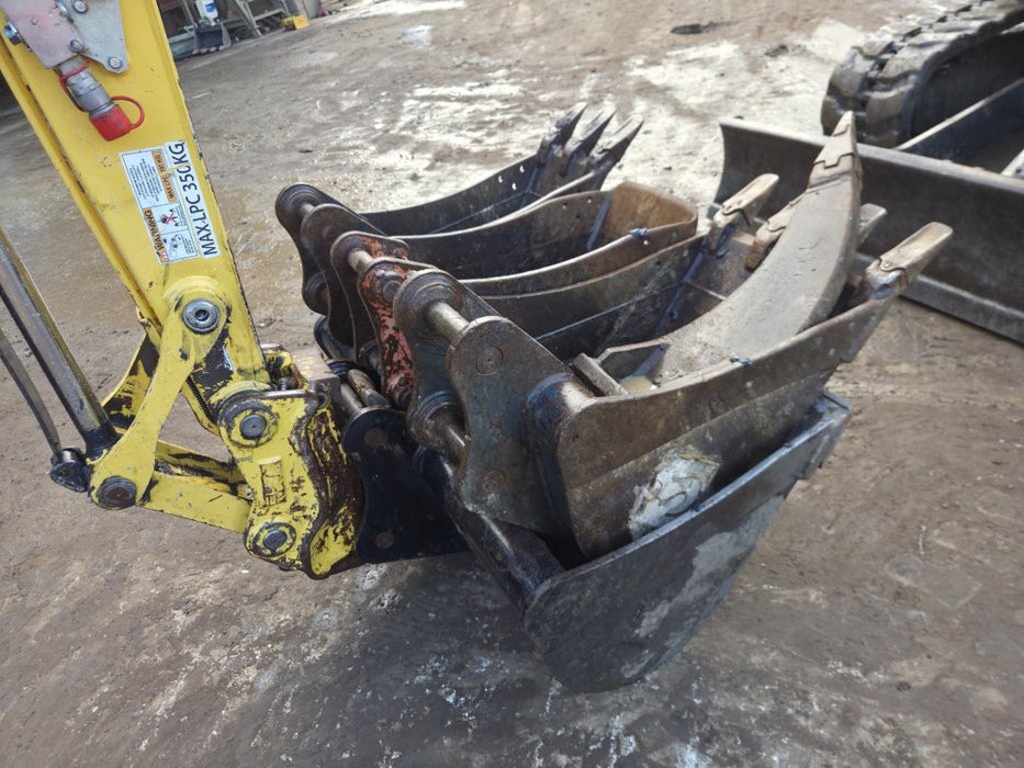20212 YANMAR VIO55-6 5.6T EXCAVATOR WITH A/C CAB, HITCH, BUCKETS AND 1815HRS