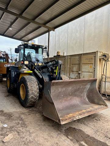 2019 KOMATSU WA250PZ-6 ARTIC WHEEL LOADER WITH HITCH, FORKS, 6850 HOURS