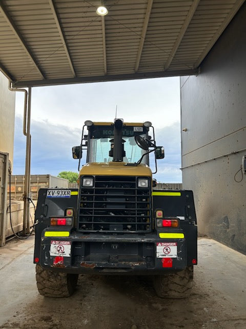 2019 KOMATSU WA250PZ-6 ARTIC WHEEL LOADER WITH HITCH, FORKS, 6850 HOURS