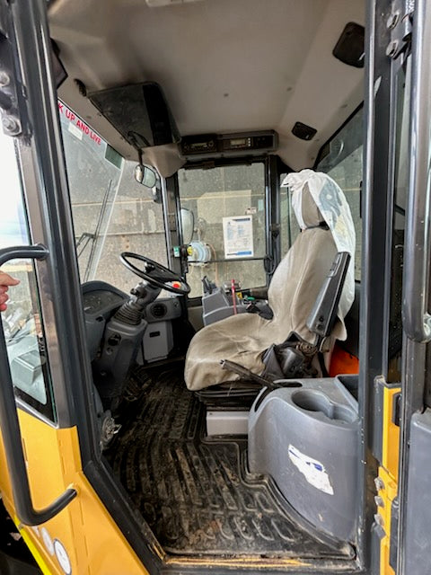 2019 KOMATSU WA250PZ-6 ARTIC WHEEL LOADER WITH HITCH, FORKS, 6850 HOURS