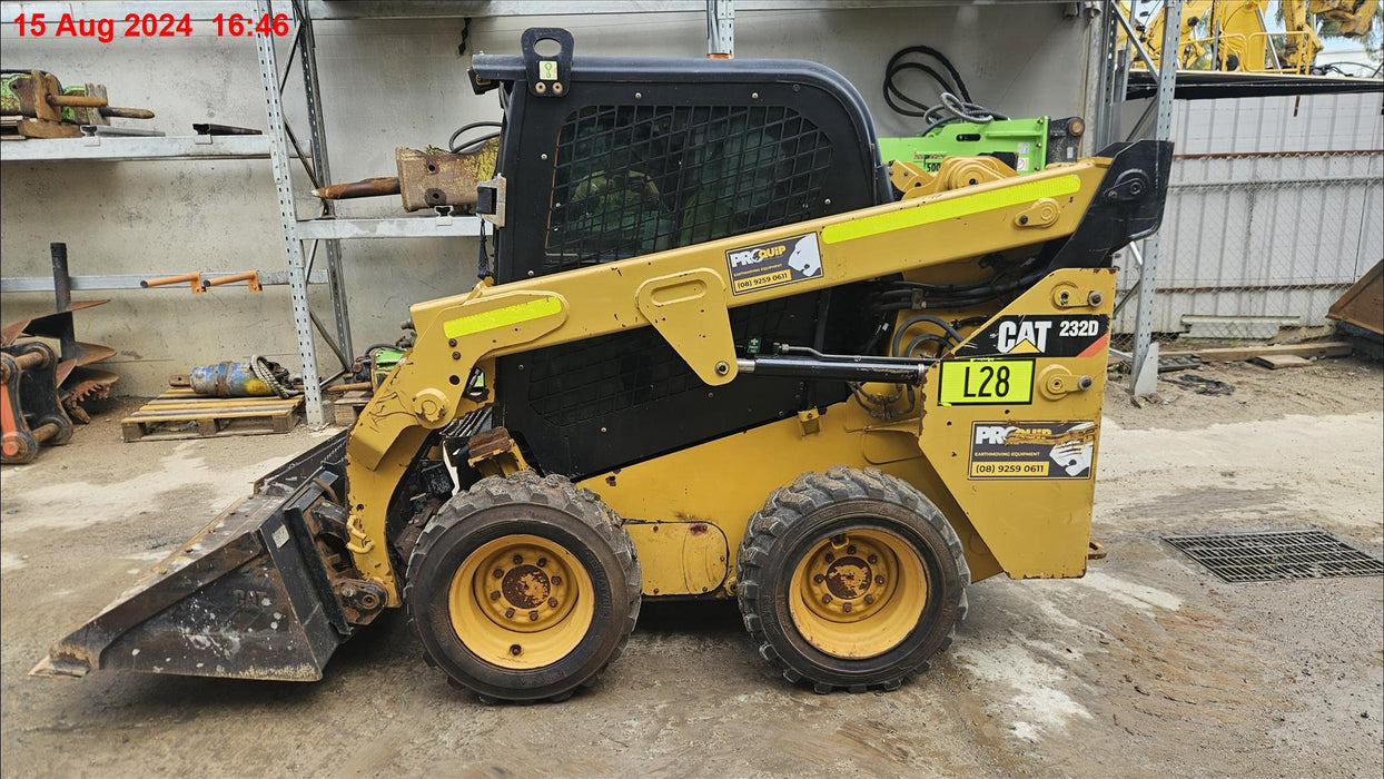 2016 CAT 232D SKID STEER LOADER (L28) WITH A/C CAB AND 2270 HOURS