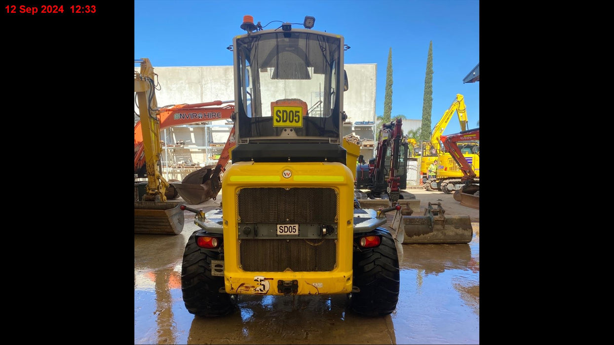 2017 WACKER NEUSON DW90 9T ARTICULATED SWIVEL SKIP DUMPER WITH 2550 HOURS