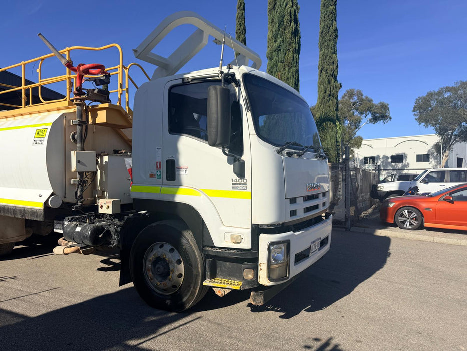 2014 ISUZU FVZ1400 6 X 4 WATER TRUCK (WT02) WITH 15000LTR TANK, 127,500 KLMS