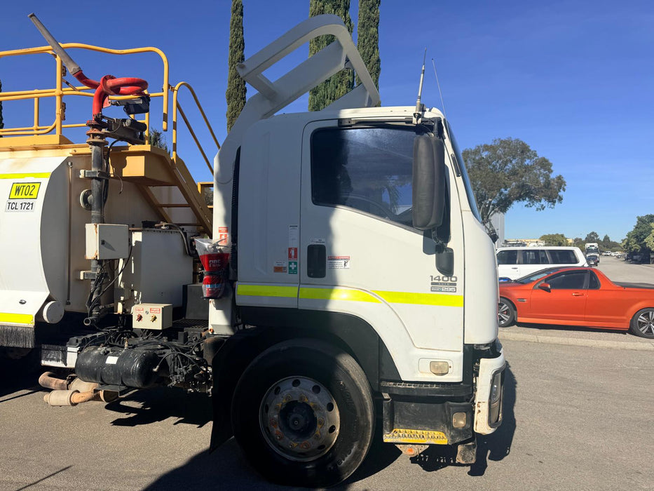 2014 ISUZU FVZ1400 6 X 4 WATER TRUCK (WT02) WITH 15000LTR TANK, 127,500 KLMS