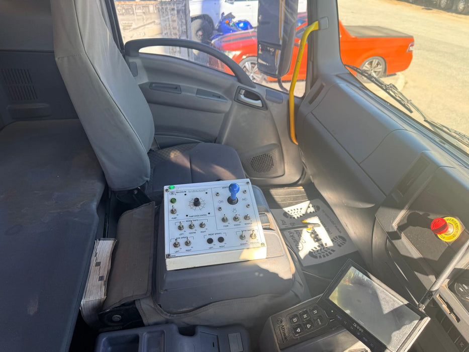 2014 ISUZU FVZ1400 6 X 4 WATER TRUCK (WT02) WITH 15000LTR TANK, 127,500 KLMS
