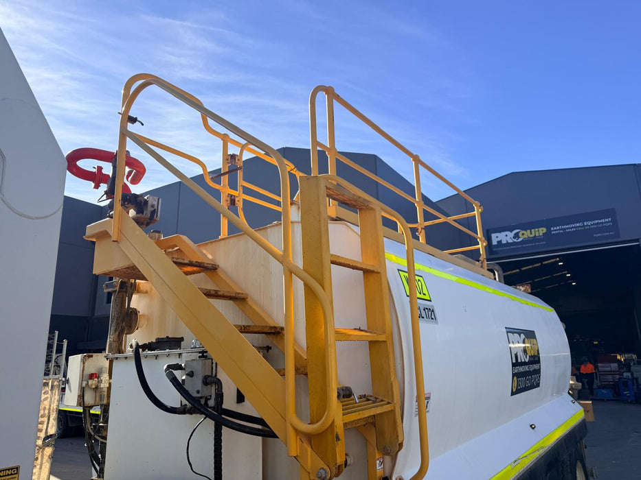 2014 ISUZU FVZ1400 6 X 4 WATER TRUCK (WT02) WITH 15000LTR TANK, 127,500 KLMS